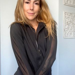 ALO YOGA black zip up jacket XS